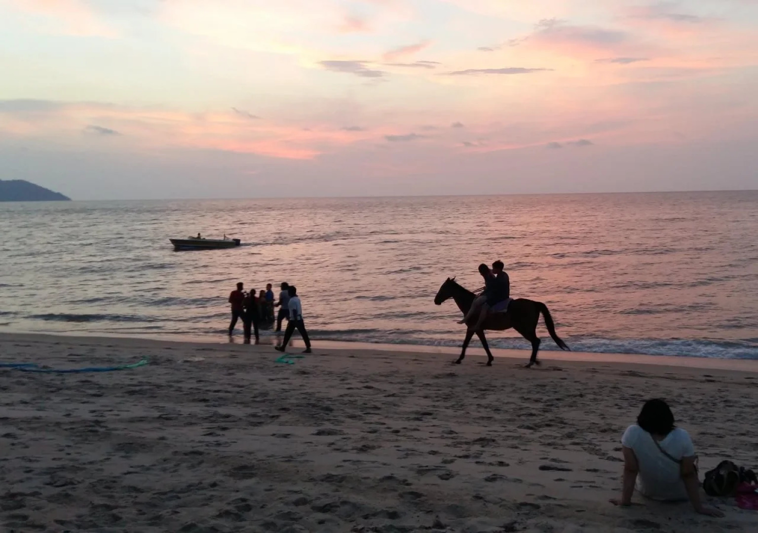 D'Feringghi Haus Hotel & Restaurant