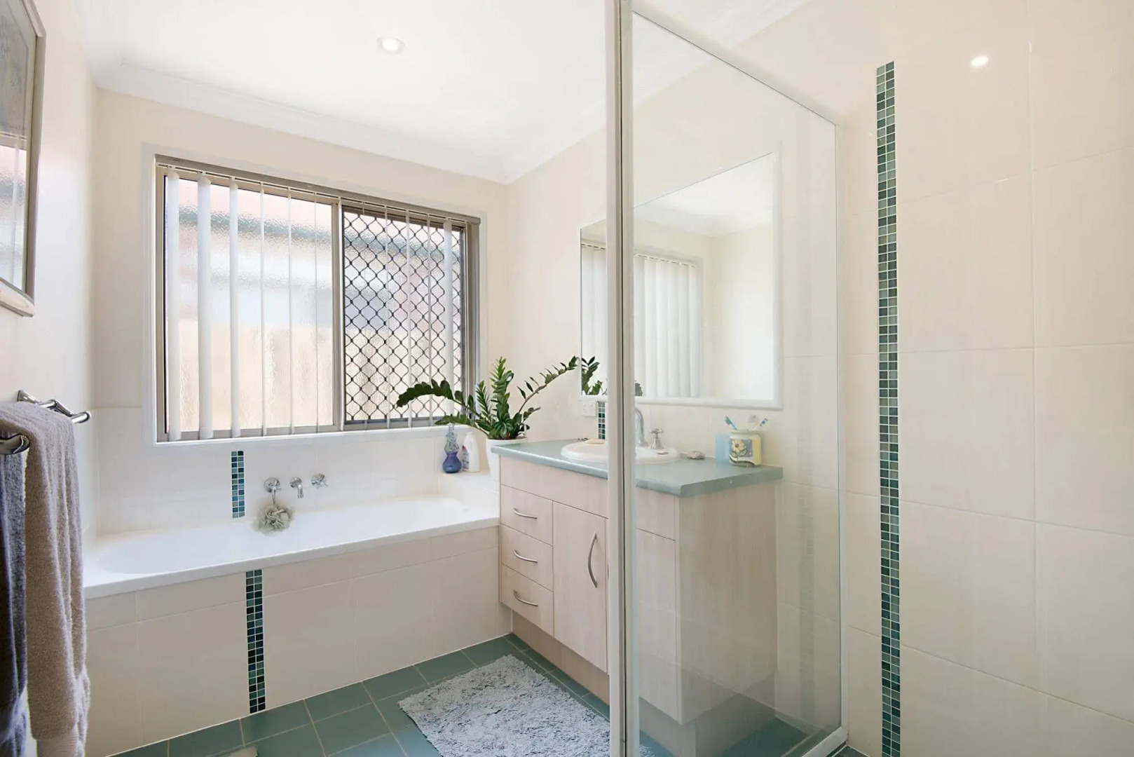 Central Redcliffe Holiday House