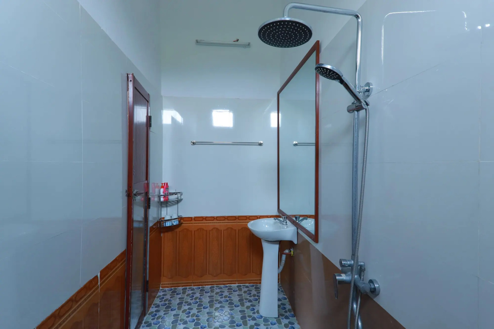 Green Riverside Cosy Home