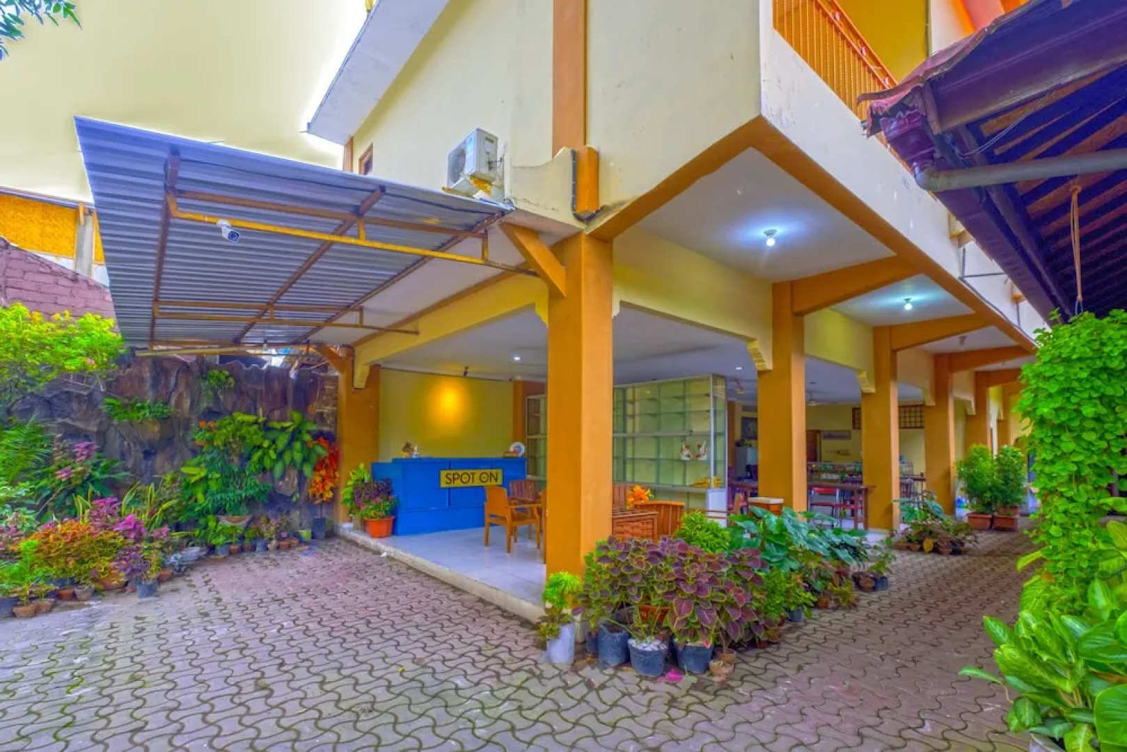 Hotel Elen by OYO Rooms