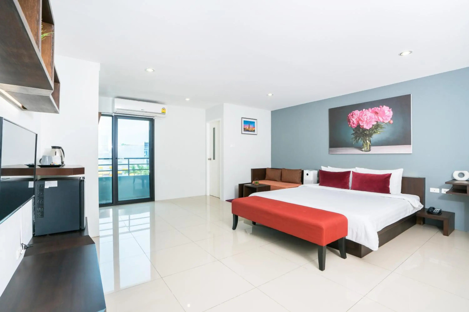 De Botan Srinakarin Hotel & Residence