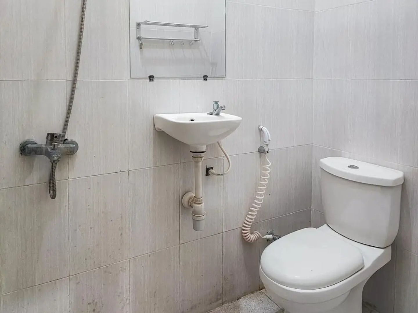 RedDoorz @ Tanakatto Homestay Waikabubak