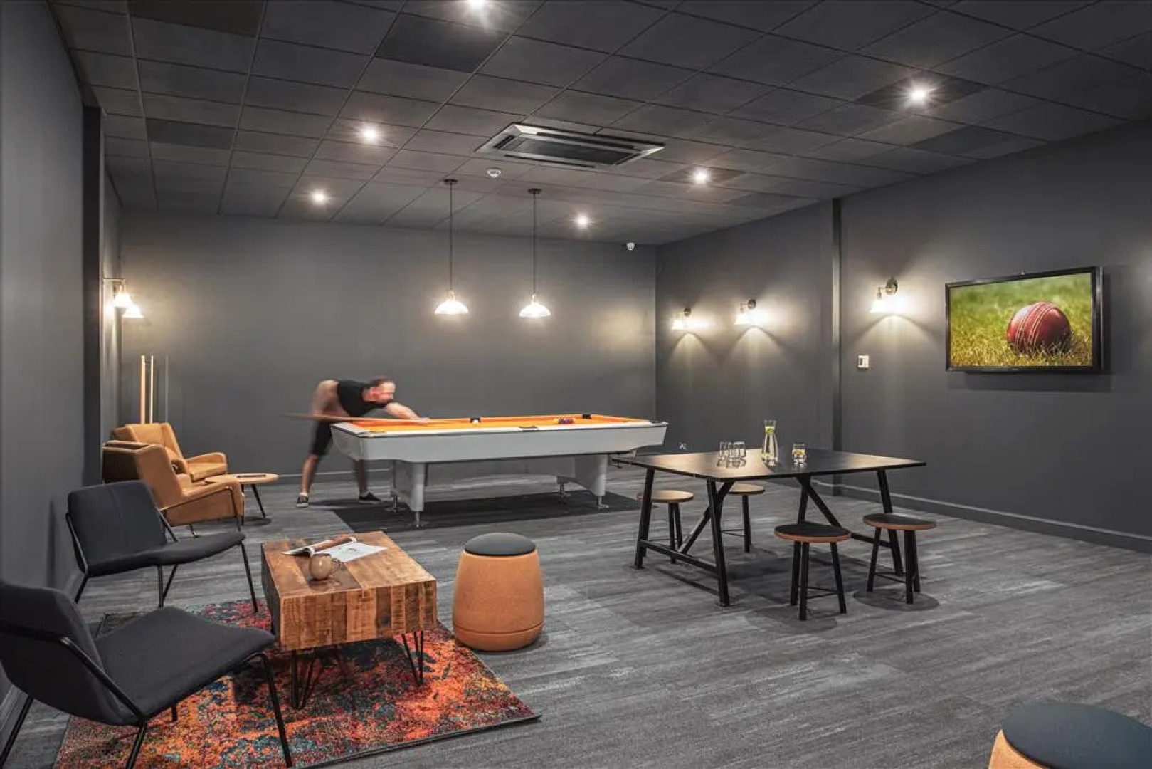 Drift Inn (Formerly The Waterfront Hotel)