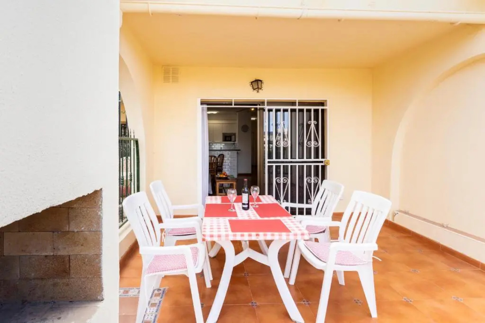 1 bedroom ground floor apartment