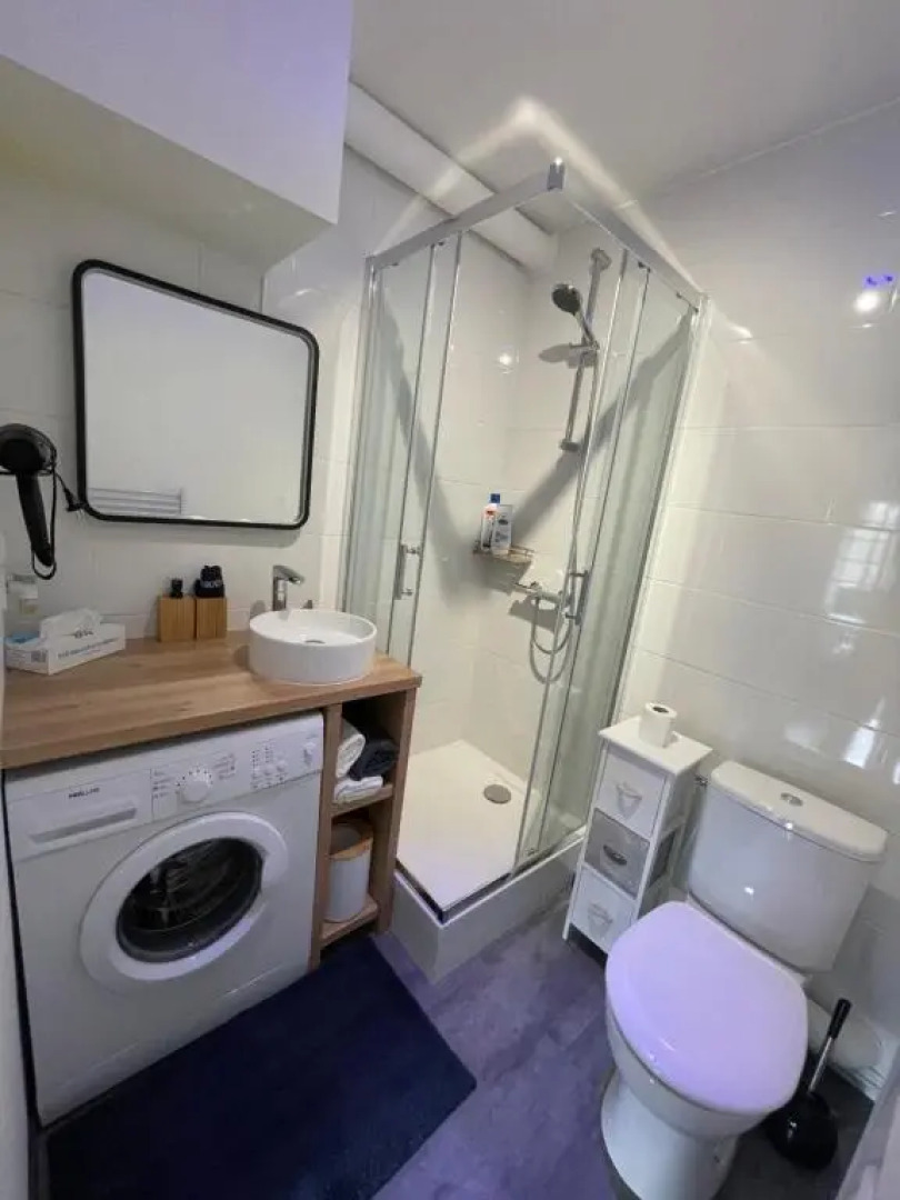 Appartement avec balcon et vue sur port - wifi privé - au dessus du Restaurant le Yackams