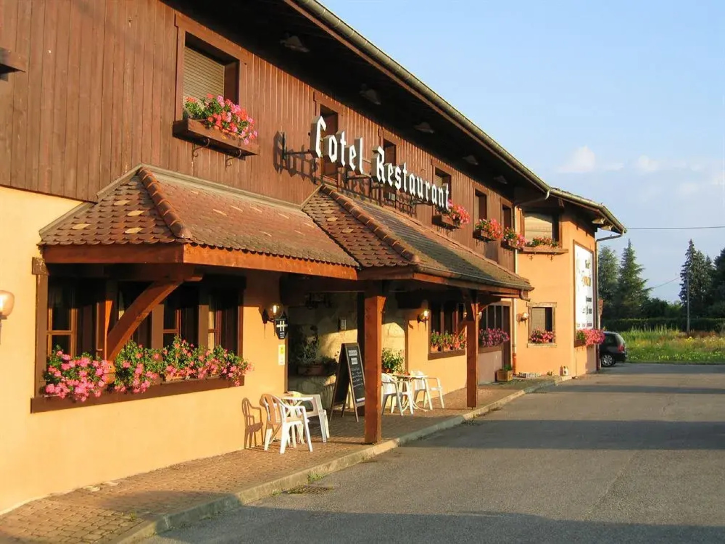 Hôtel Denarié - Restaurant les 5 Chemins