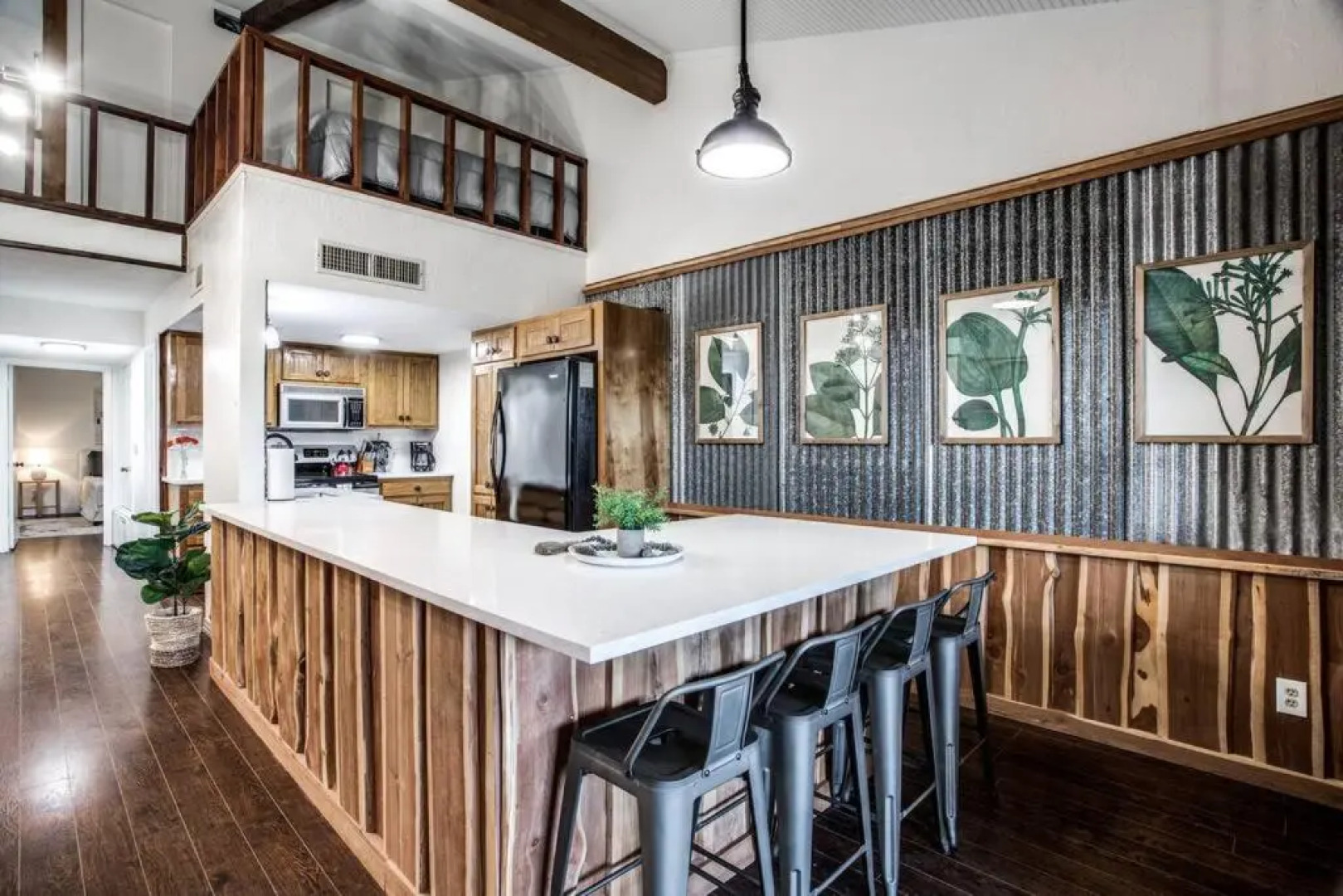 Renovated Waterfront w Dock, Sleeps 11