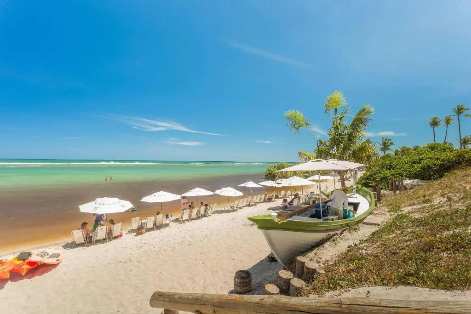 LUXO E CONFORTO EM MURO ALTO LA FLEUR POLINéSIA