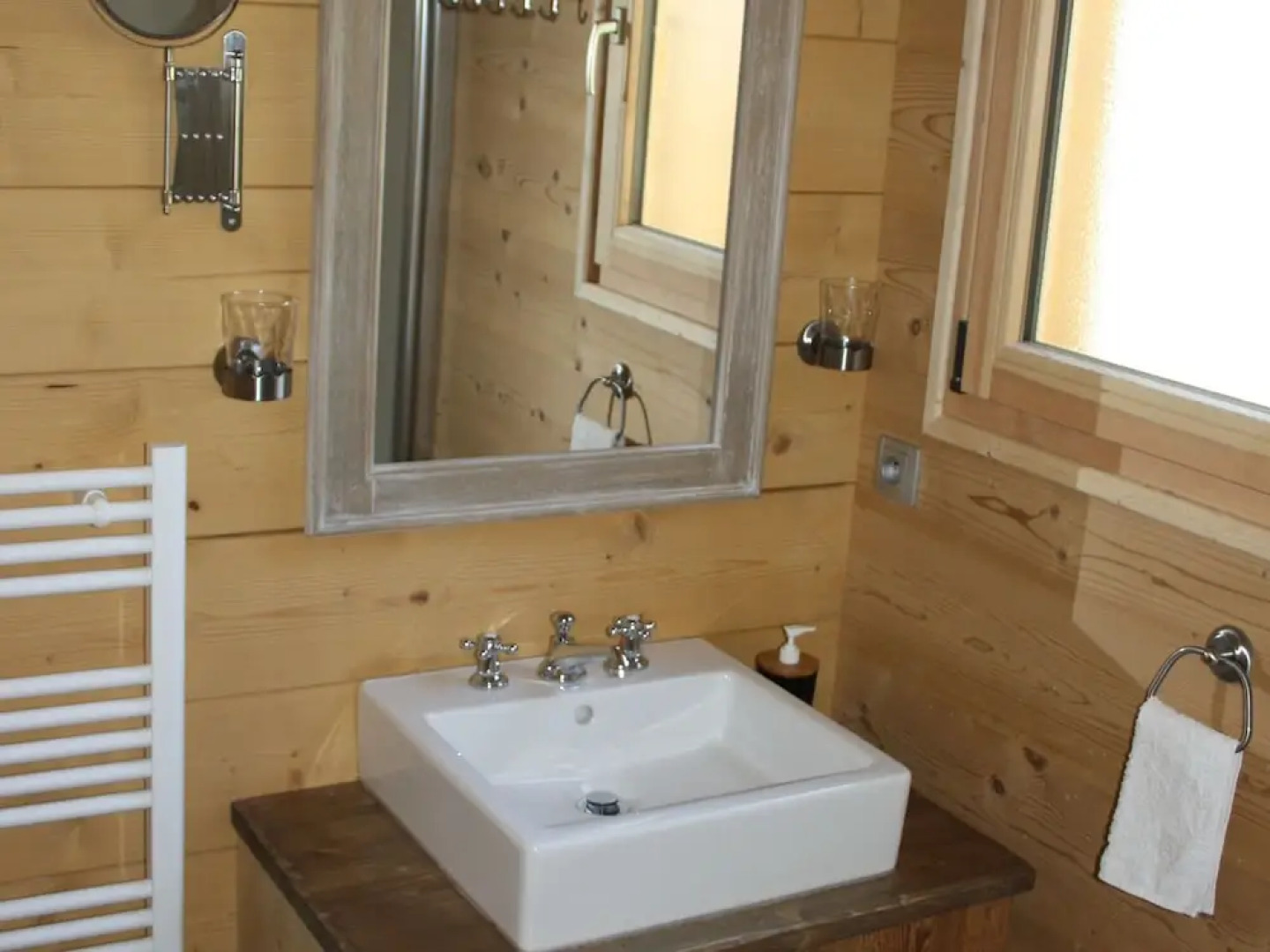 Luxurious Chalet in Le Chinaillon with Sauna