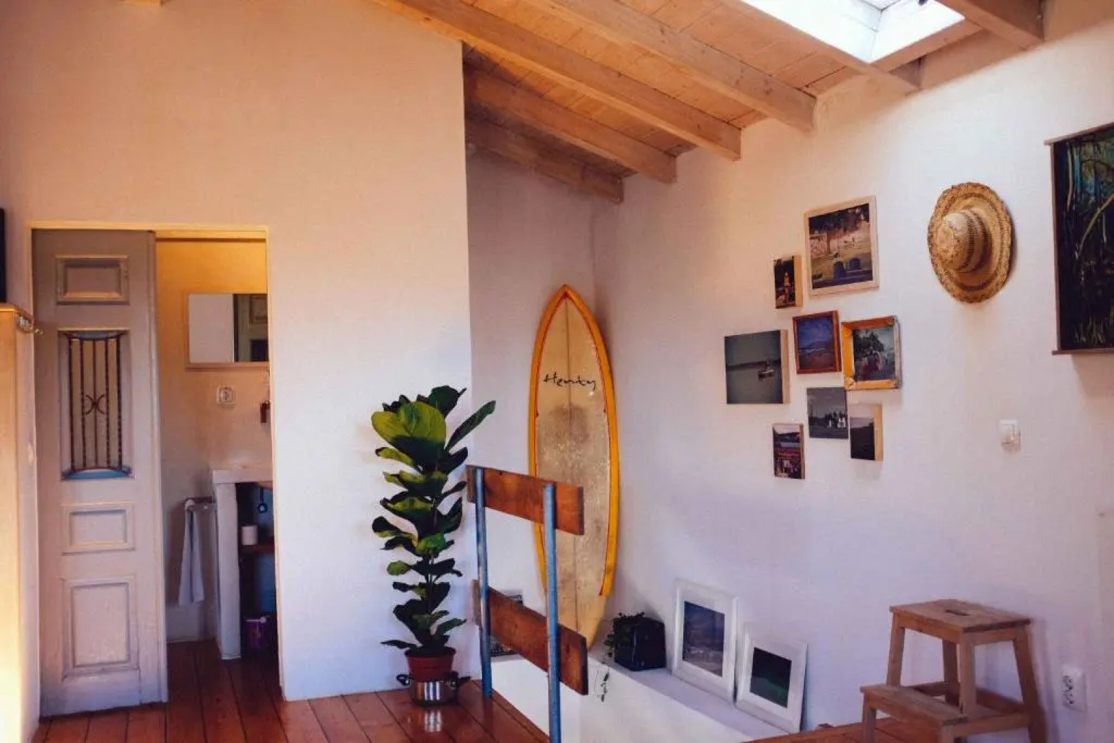 Romantic riverside retreat