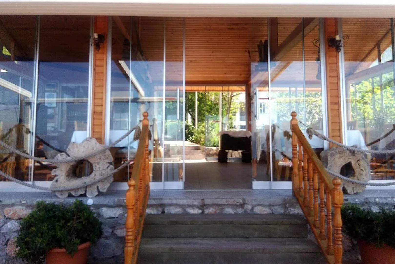 Saranda Teras Pansiyon