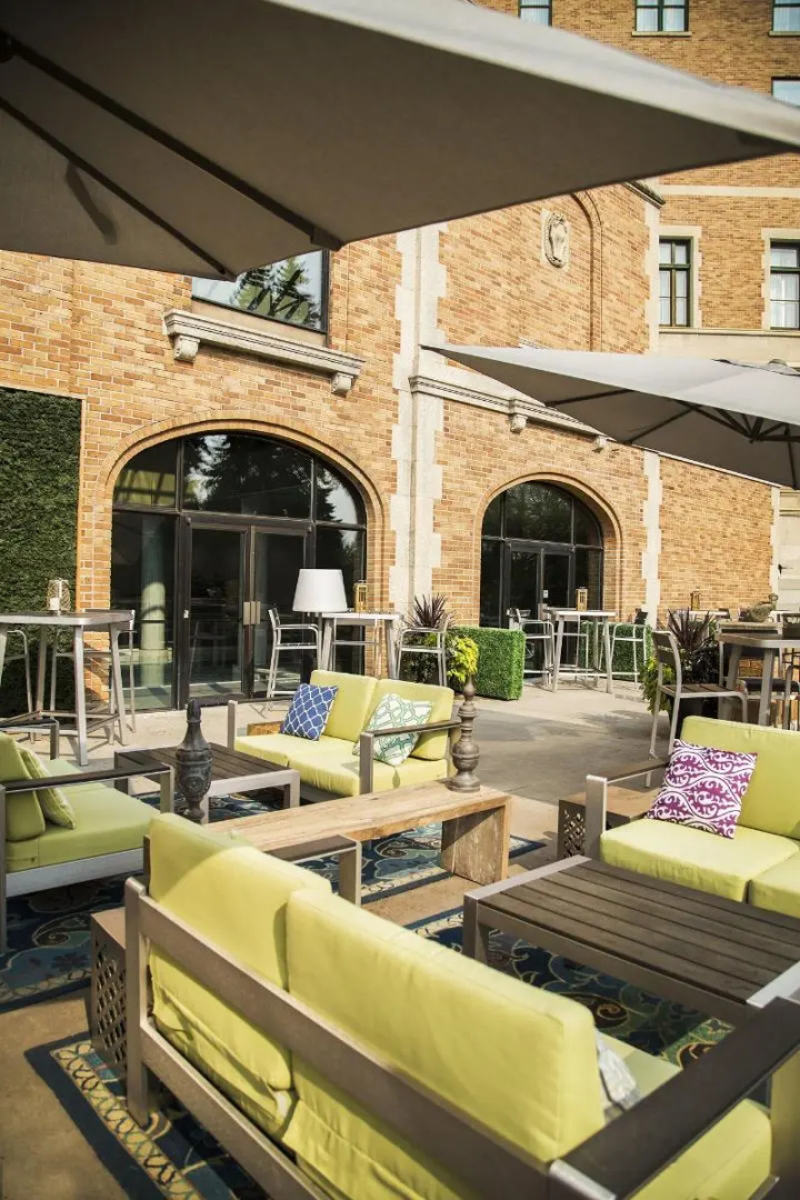 Delta Hotels by Marriott Bessborough