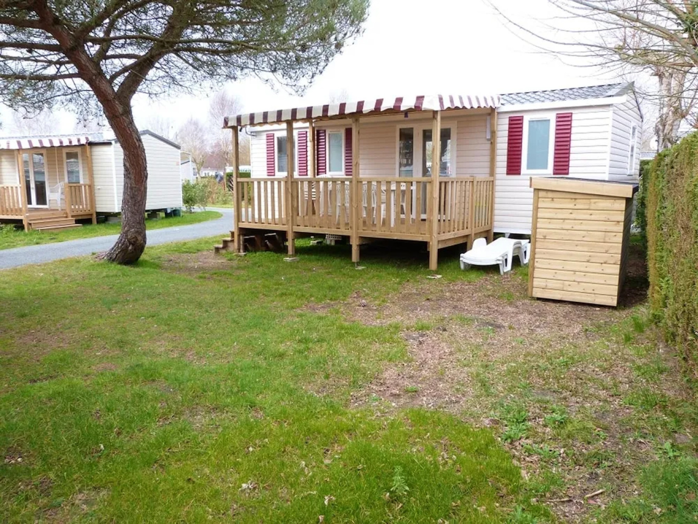 Bungalow With 3 Bedrooms in Les Mathes, With Pool Access and Furnished