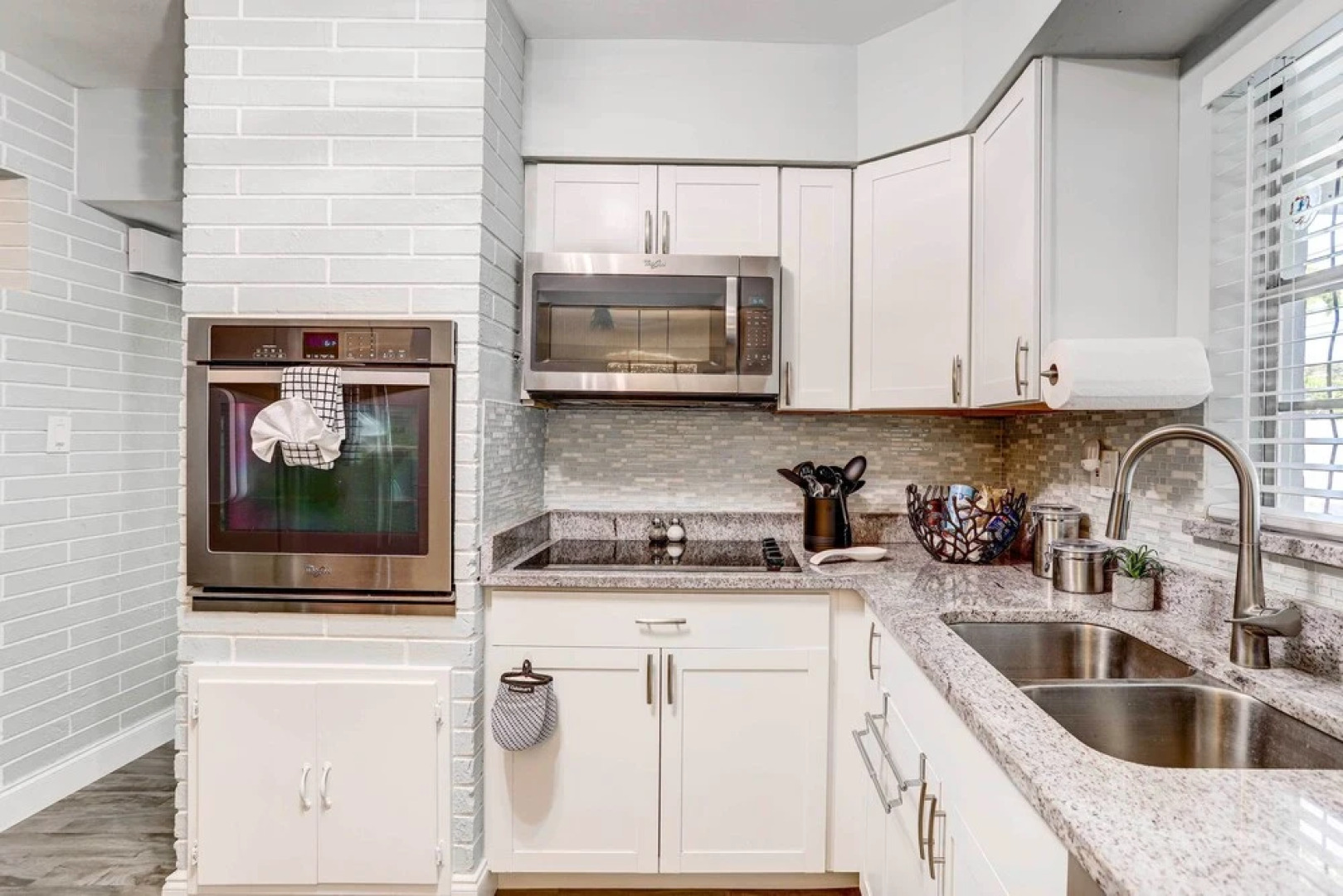 Remodeled St Petersburg Retreat w/ Hot Tub!