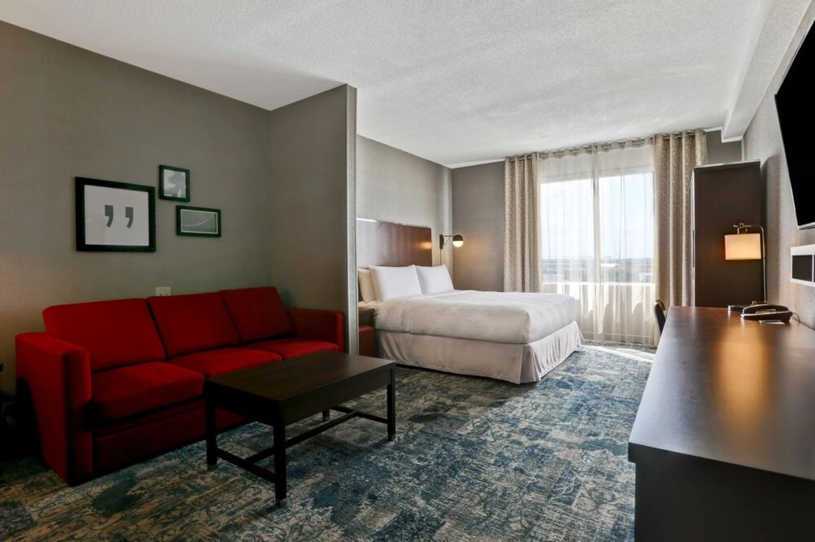 Отель Four Points by Sheraton Toronto Mississauga