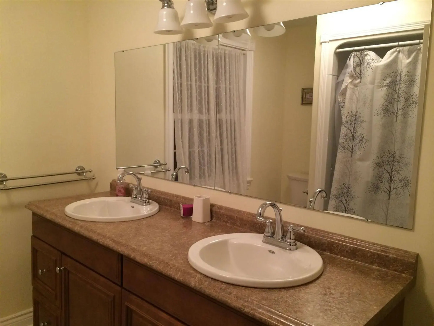 Windsong Manor Bed & Breakfast