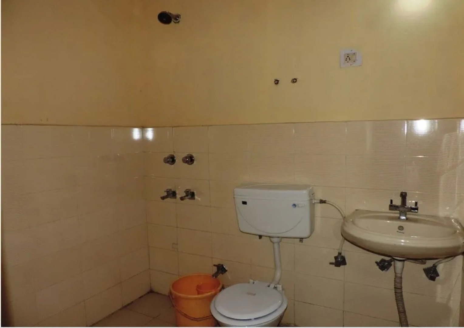 A O Guest House & Home Stay