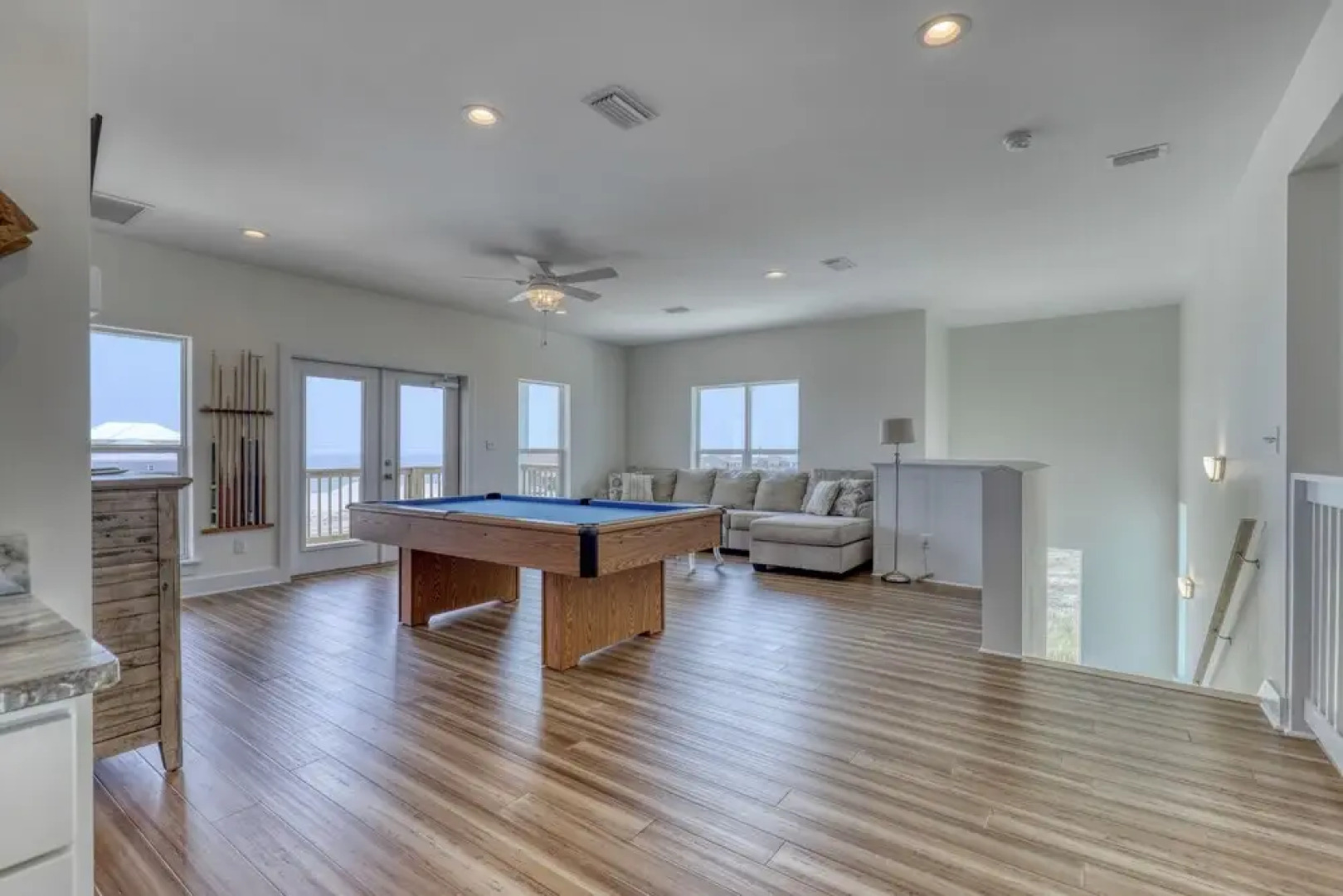 Salty Seahorse - Waterfront! Pet Friendly! Game Room, Pool Table, Beautiful Views - Room For The Whole Family 4 Bedroom Home by RedAwning