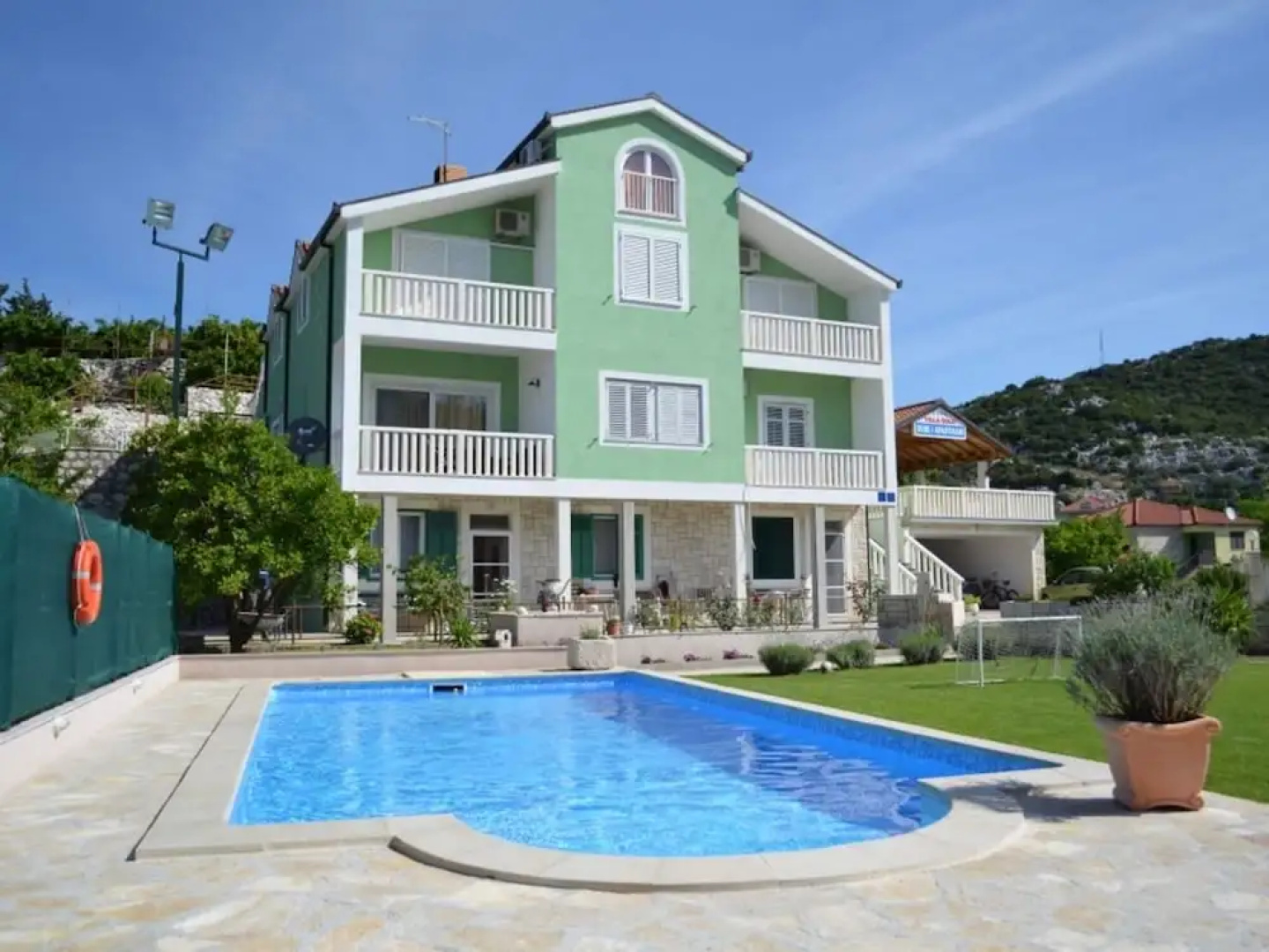 Cozy Villa in Ploce With Shared Pool