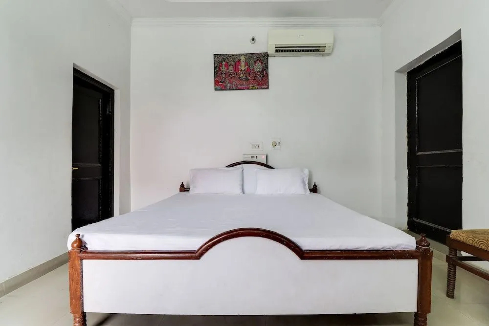 SPOT ON 42133 Hanuman Bagh