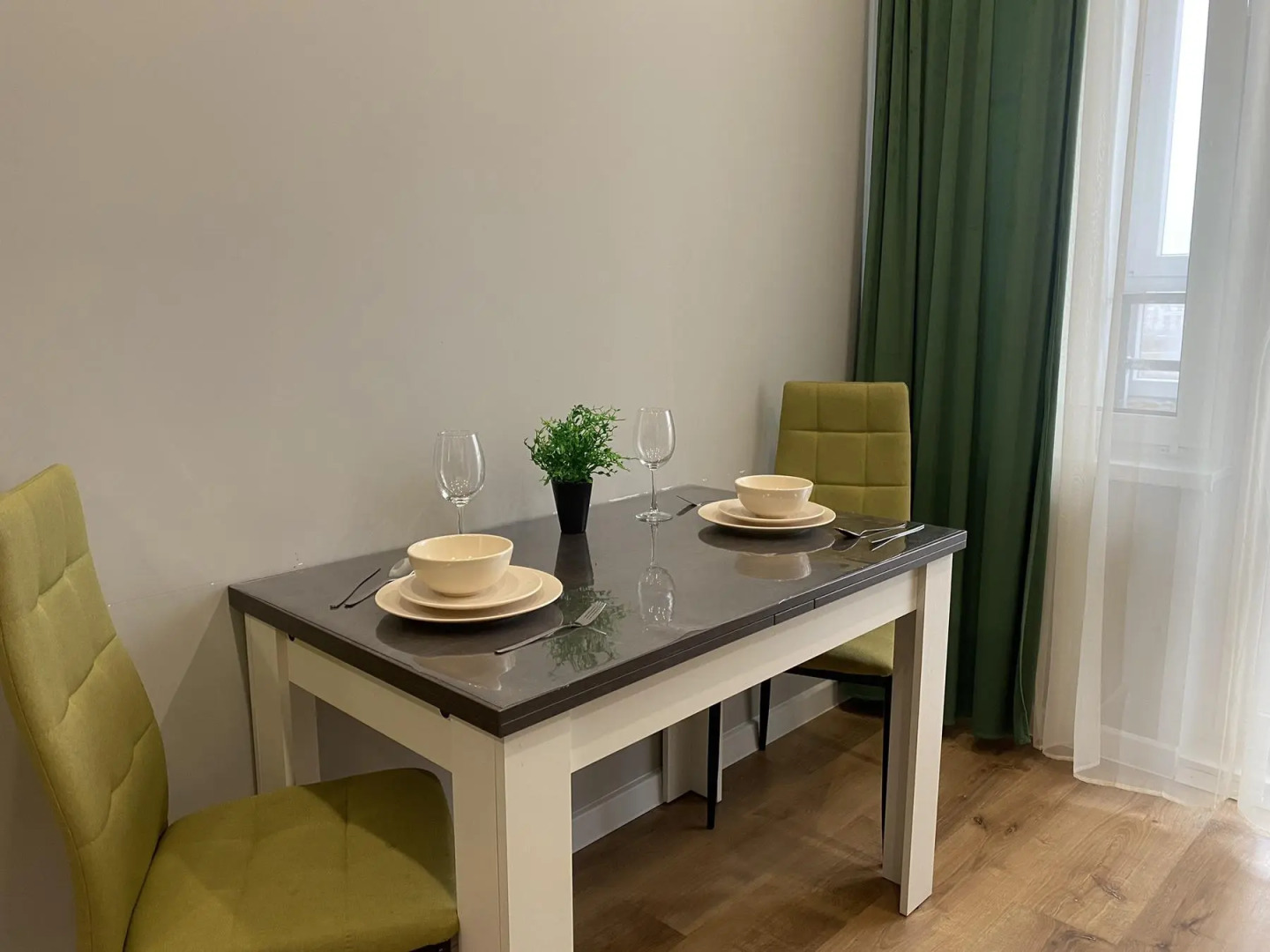 Апартаменты на улице Сергея Джанбровского 9