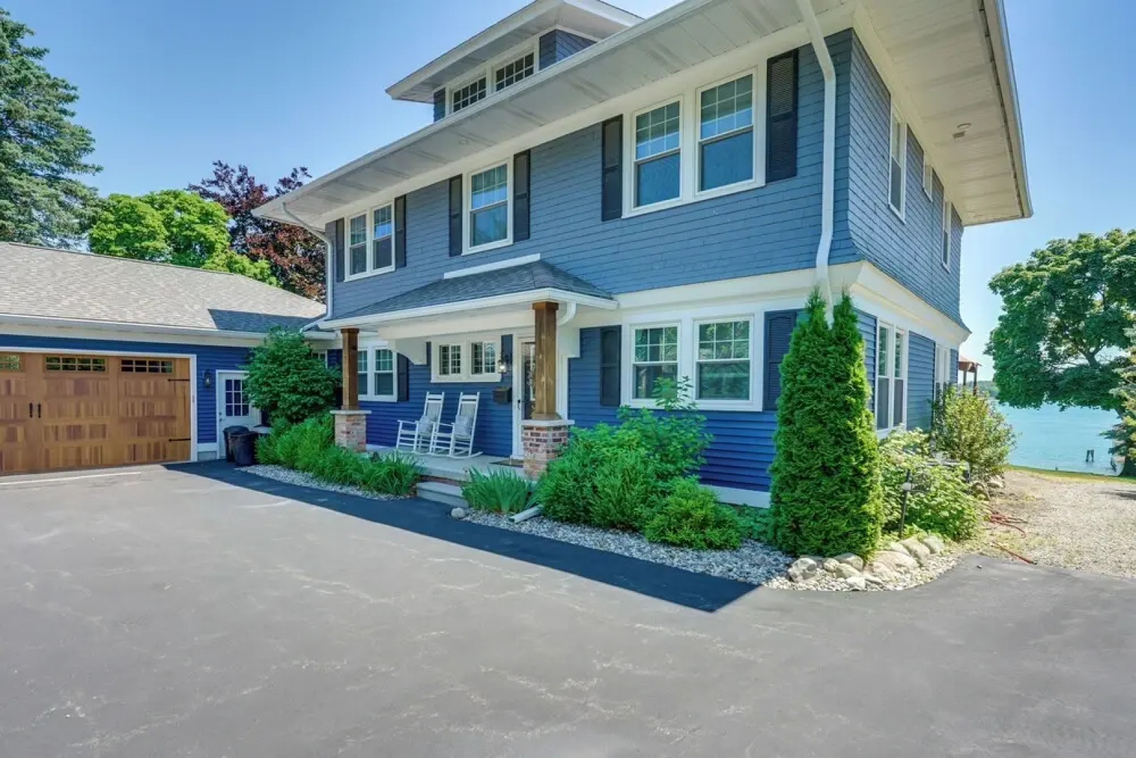 Riverfront St Clair Home - Walk to Downtown!