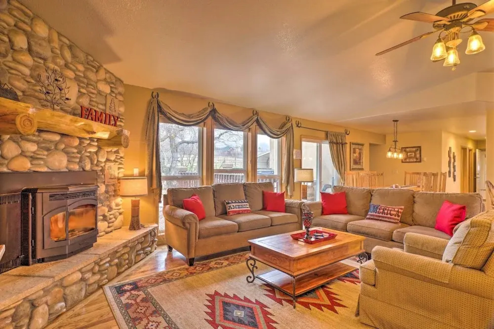 Monument Getaway w/ Hot Tub, 12 Mi to Usaf Academy