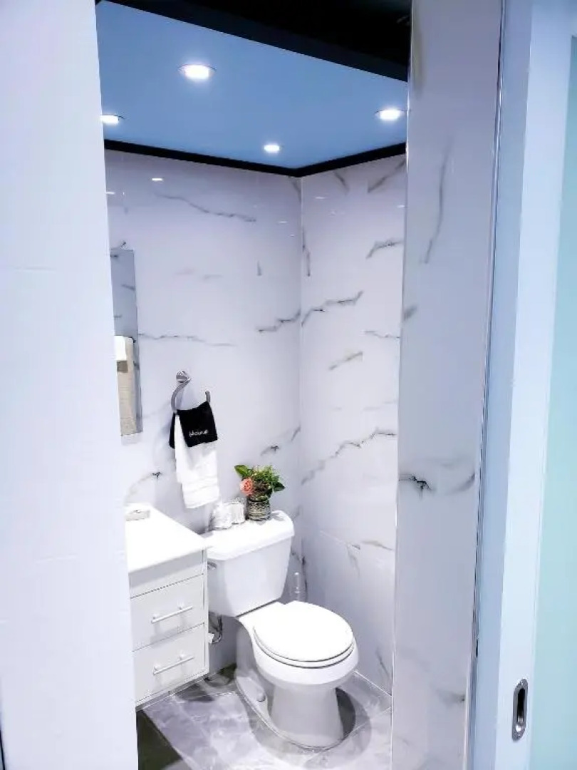 M/H HOUSE (#2) cozy house near airport and beach