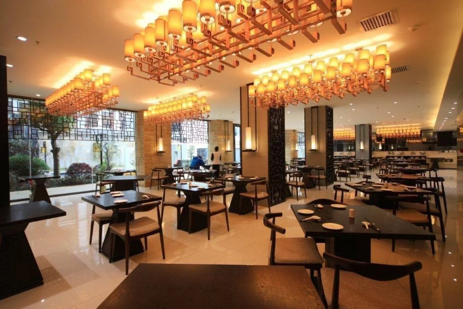 Oriental Xuanyi Holiday Hotel