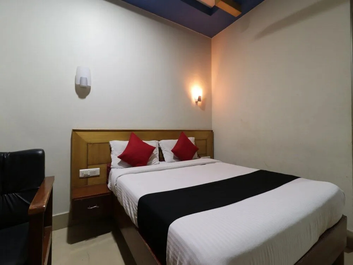 Capital O 38707 Vijetha Inn