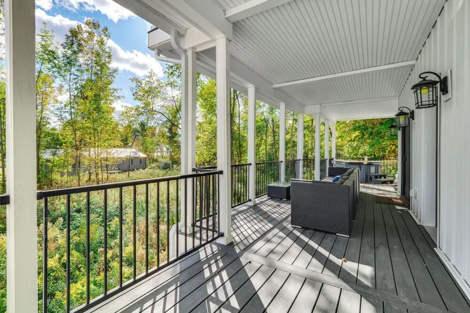 Hot Tub & Fire Pit: Suttons Bay Home Near Wineries