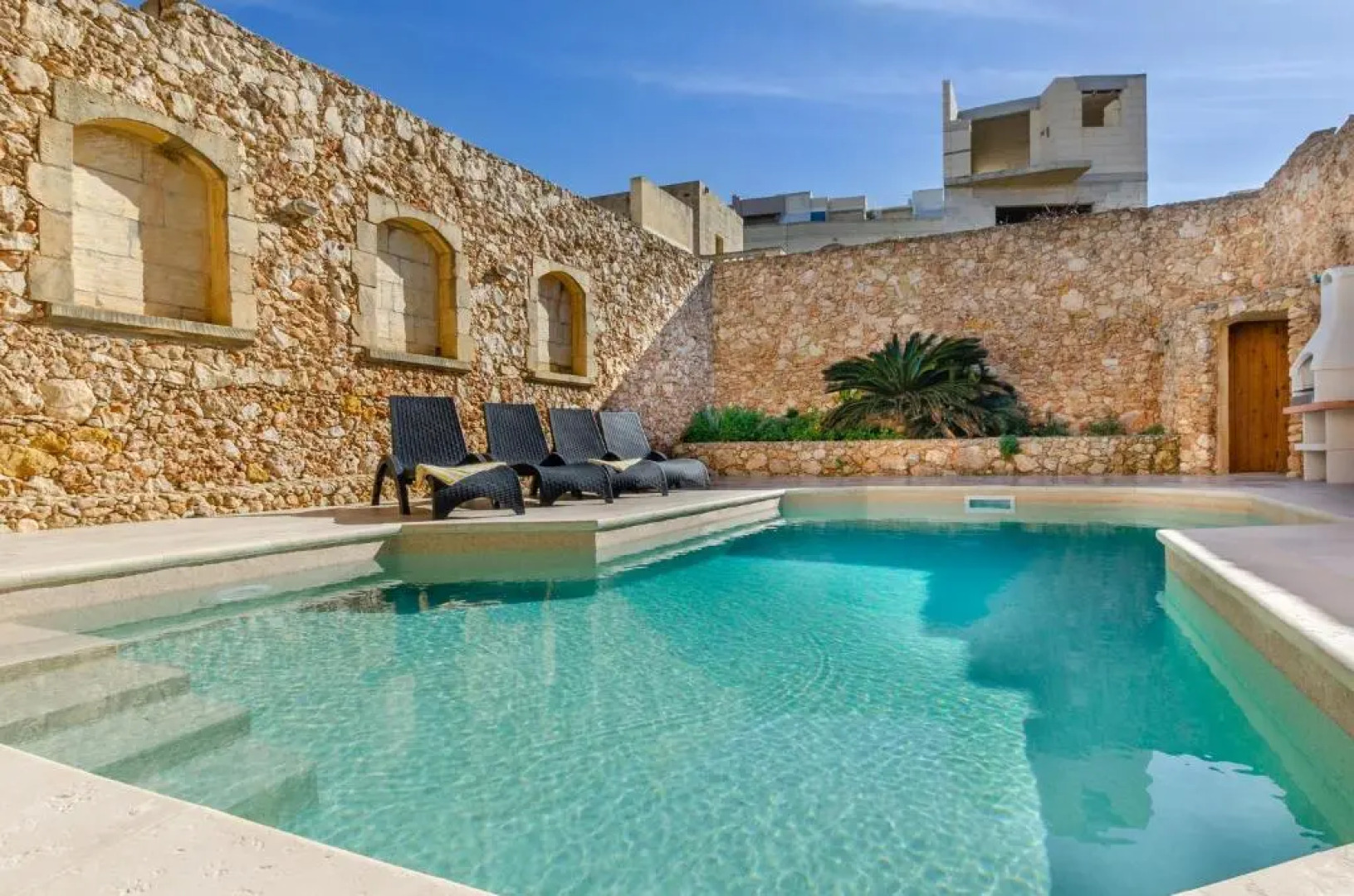 The Grand Authentic House with Private Pool