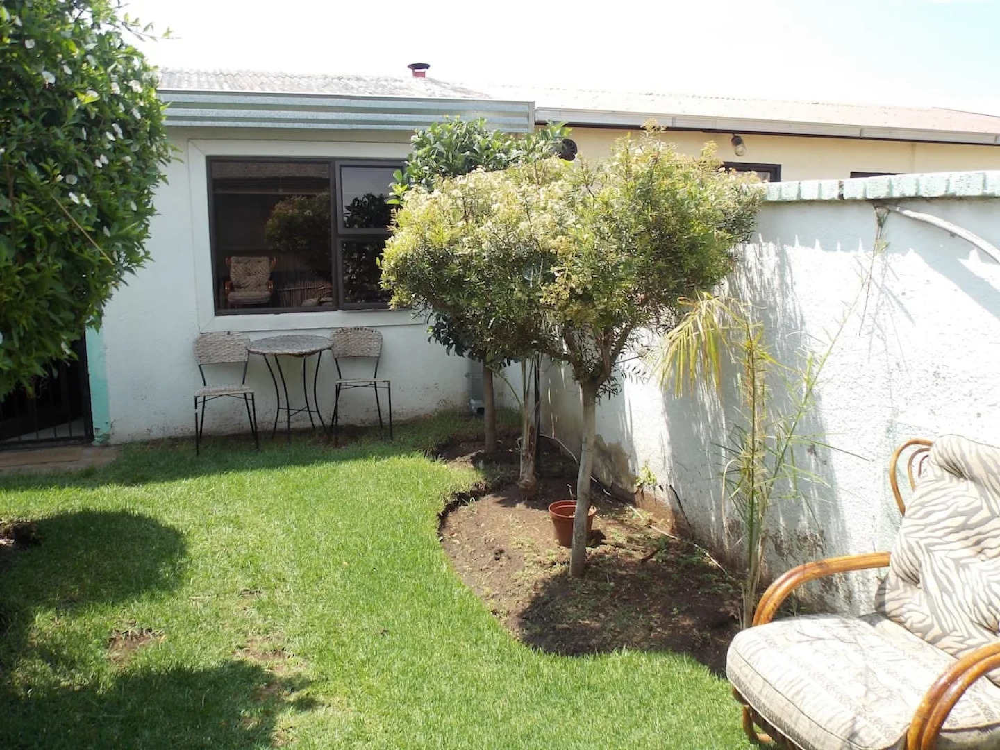 Orlando West Guest House - Hostel