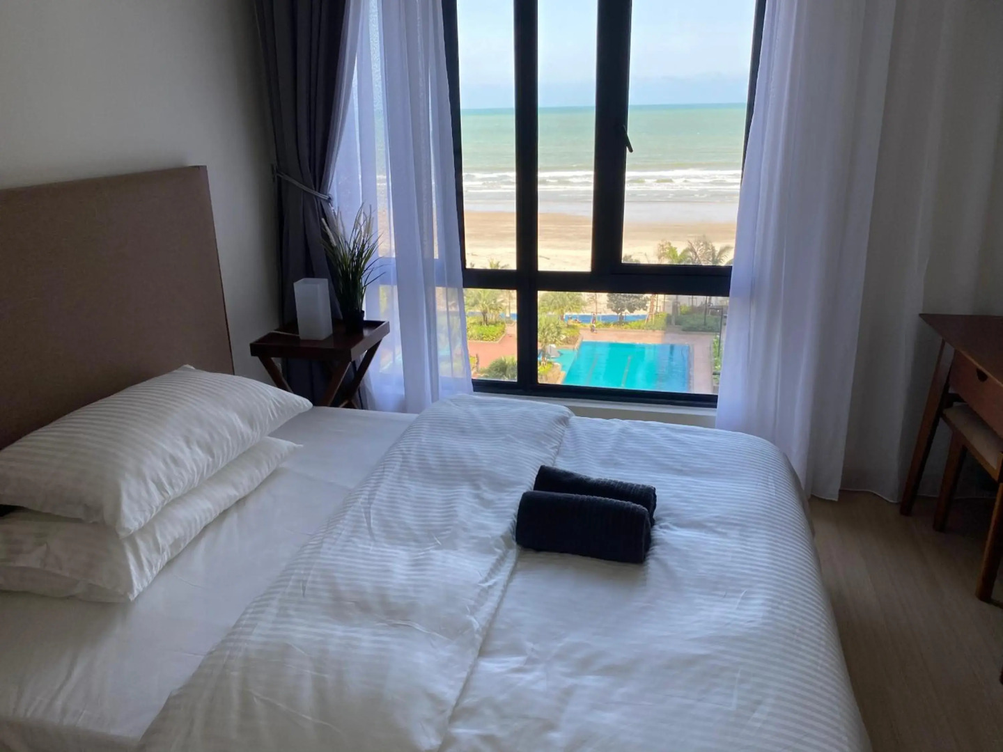 Isix Seaview 2R2B at Timurbay Pantai Balok Kuantan Pahang