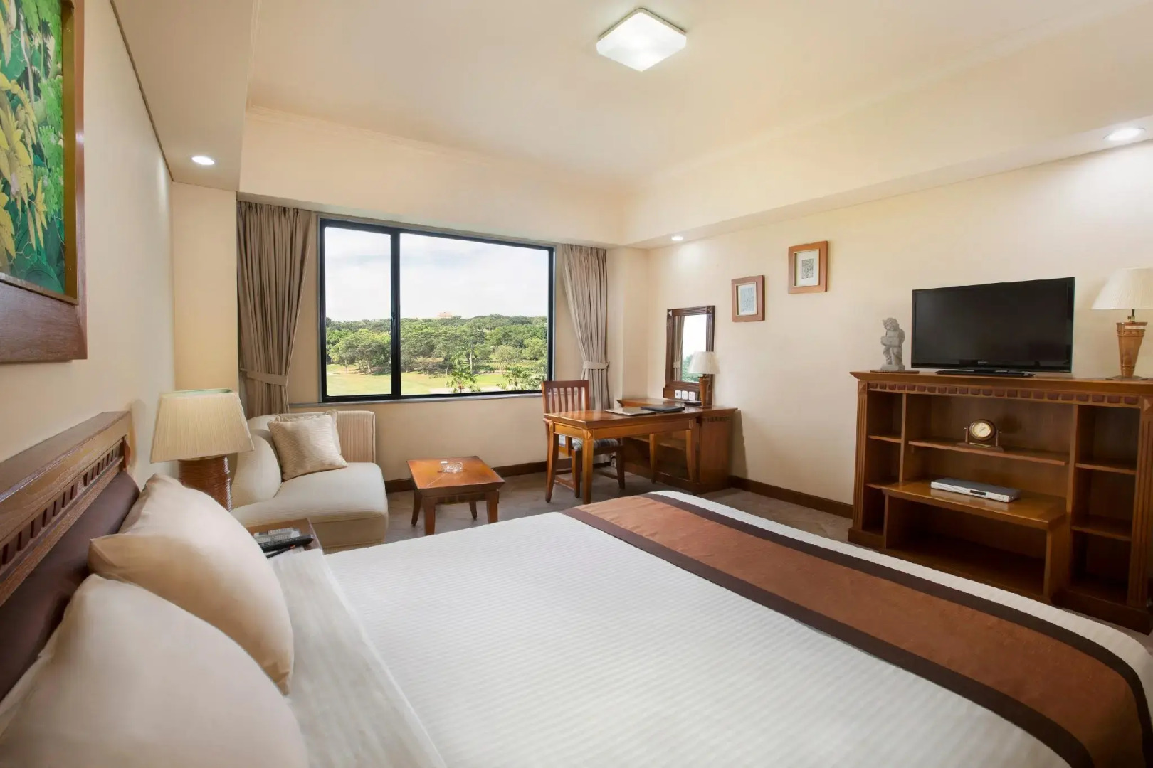 Puri KIIC Golf View Hotel