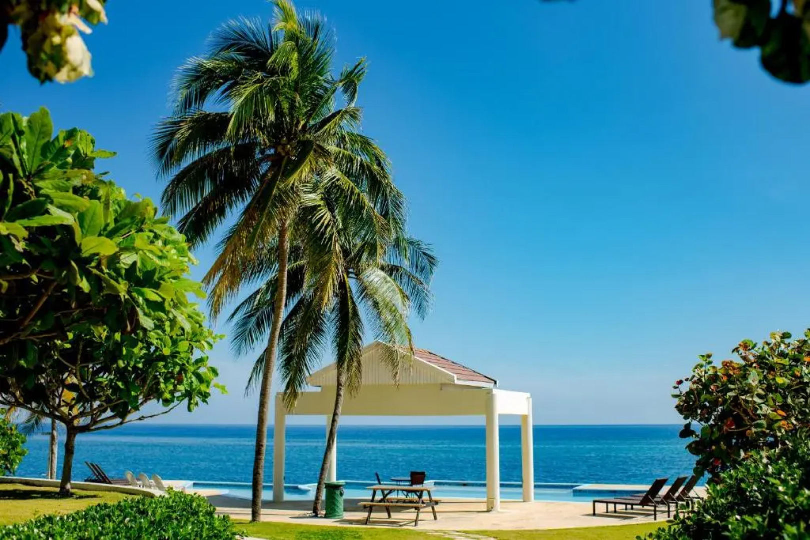 Ocho Rios Penthouse at Whispering Seas