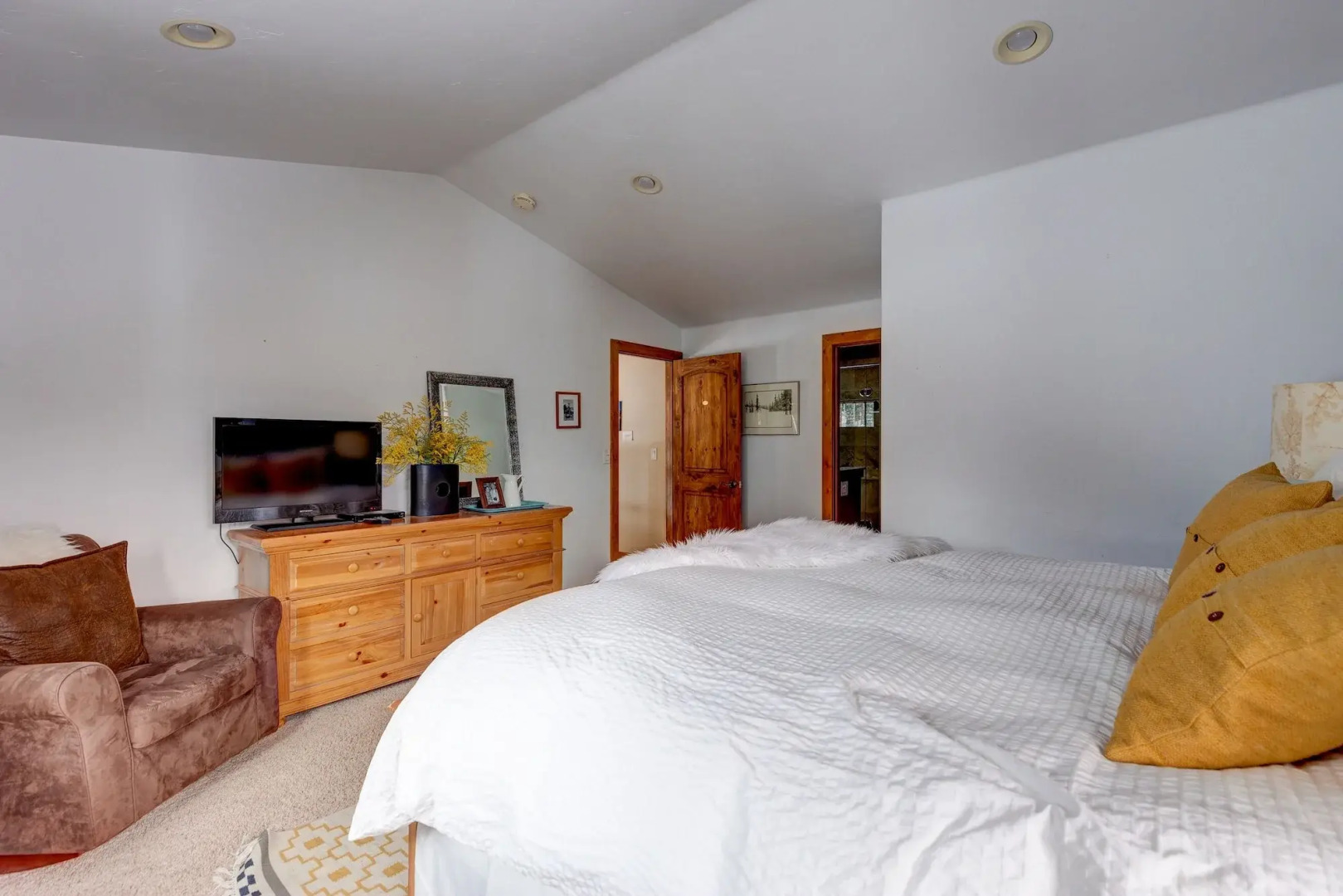 400 Whispering Pines Dr. (Private Home) Holiday home 5