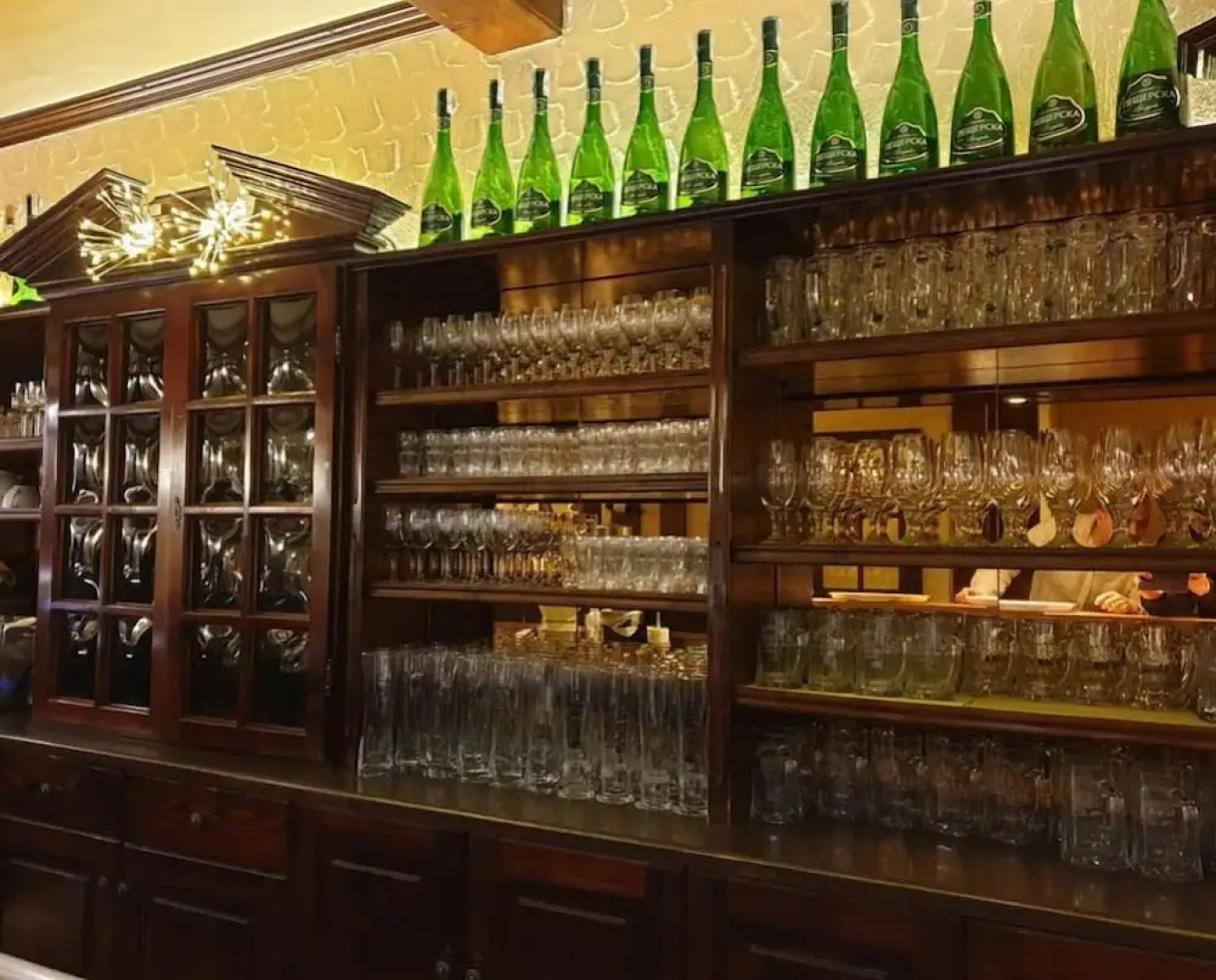 Haduloha Hotel & Restaurant