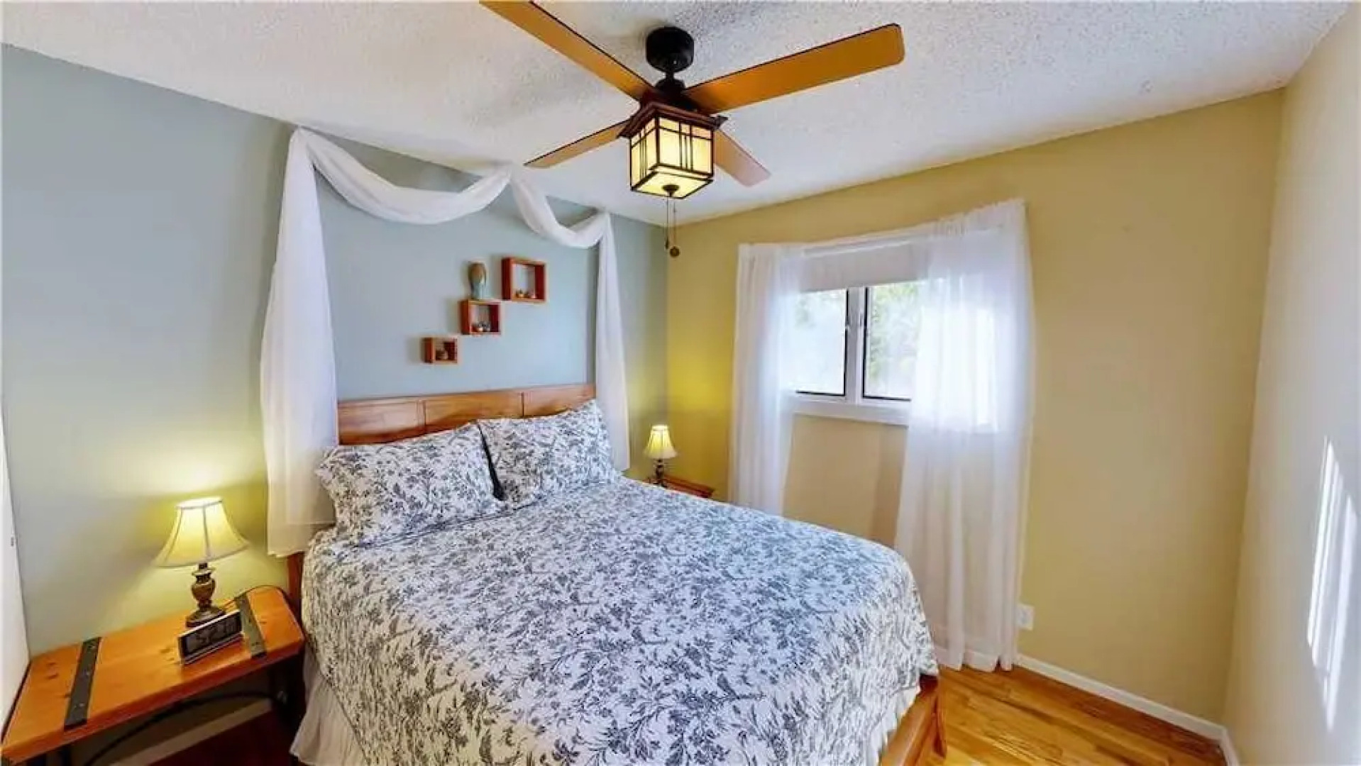 On the Rocks BnB by RedAwning