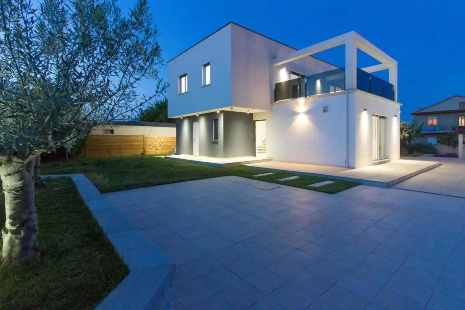 Modern villa Nerina with private pool near Pula