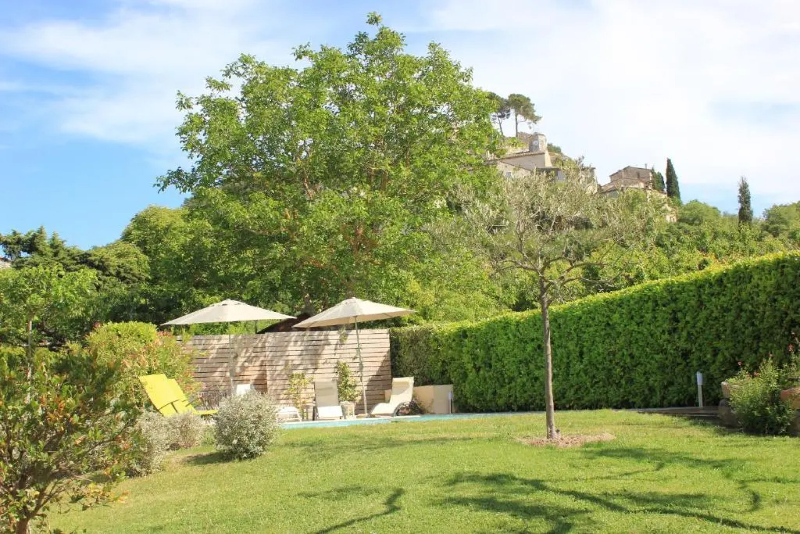 Superbe maison familiale avec piscine privée au pied du Mont Ventoux, jolie vue sur le village du Beaucet, 8 personnes, LS4-330 BEL AMOUR