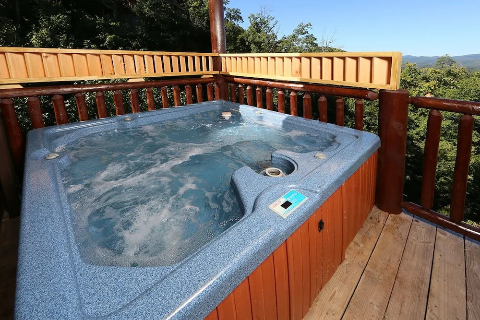 Picture Perfect 7 Br cabin by RedAwning