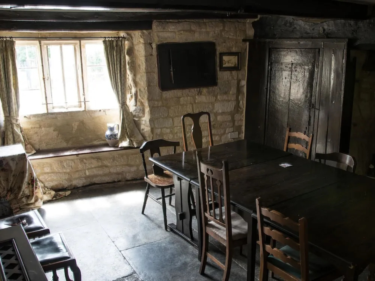 The Fox & Hounds Inn