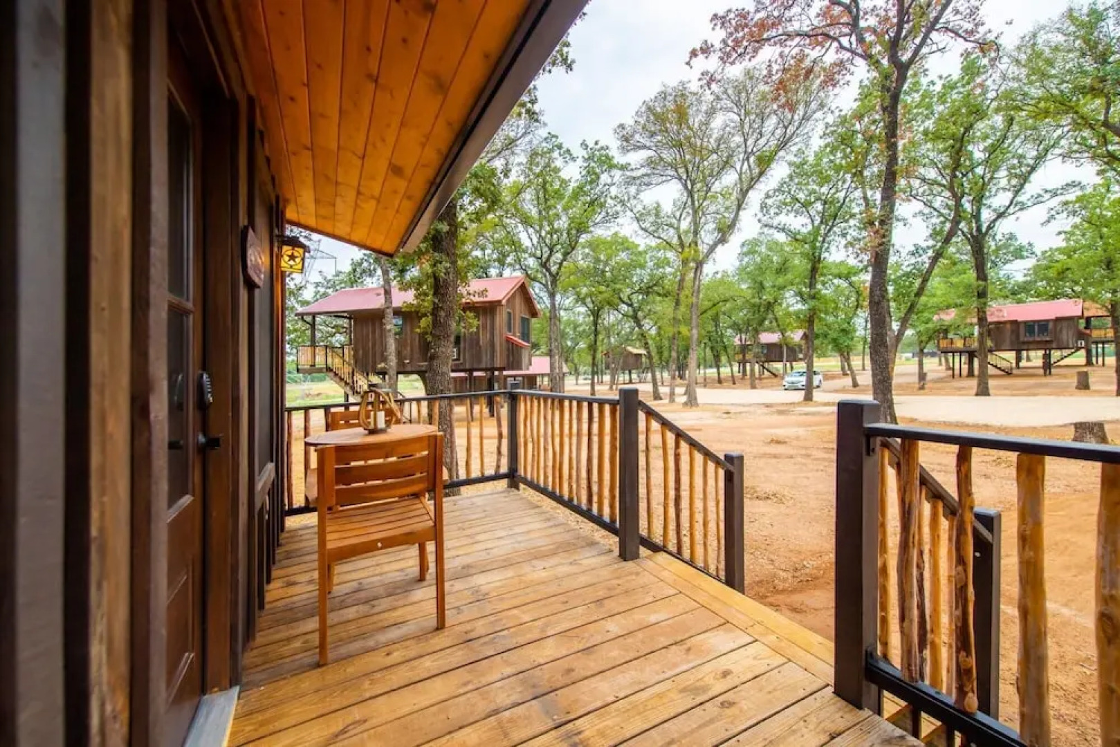 The Nuthatch Cabin 15 MIN to Magnolia Baylor