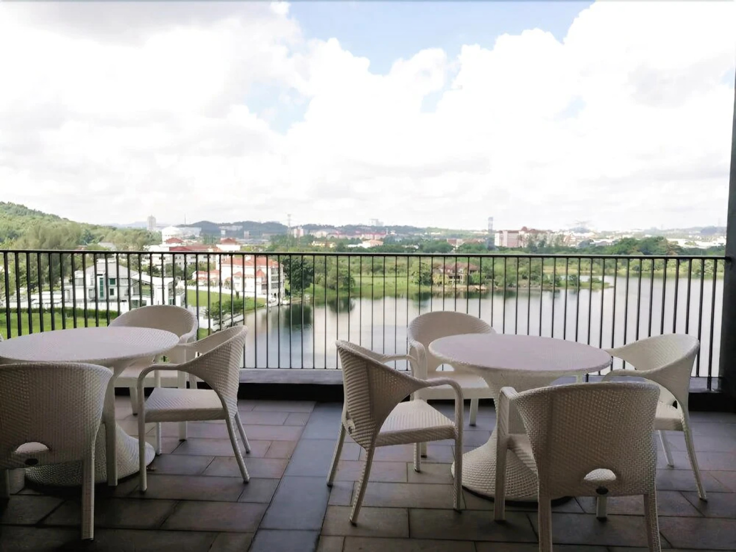 Dream City 2 Bedrooms Apartment