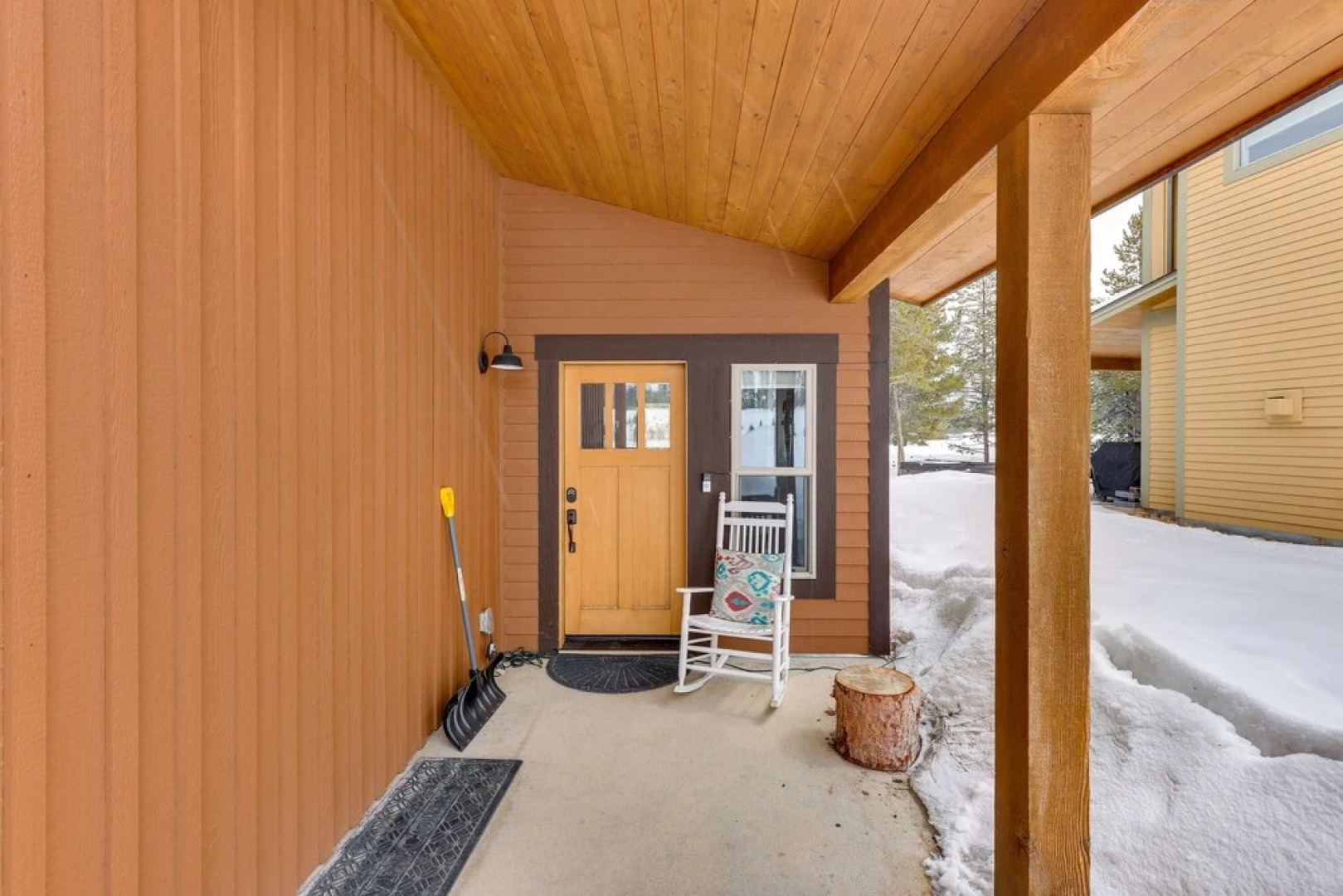 Convenient Fraser Townhome w/ Hot Tub, Near Hikes!