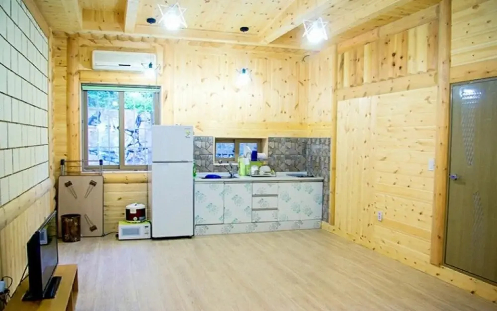 Ulsan (Baenaegol) on the Hill