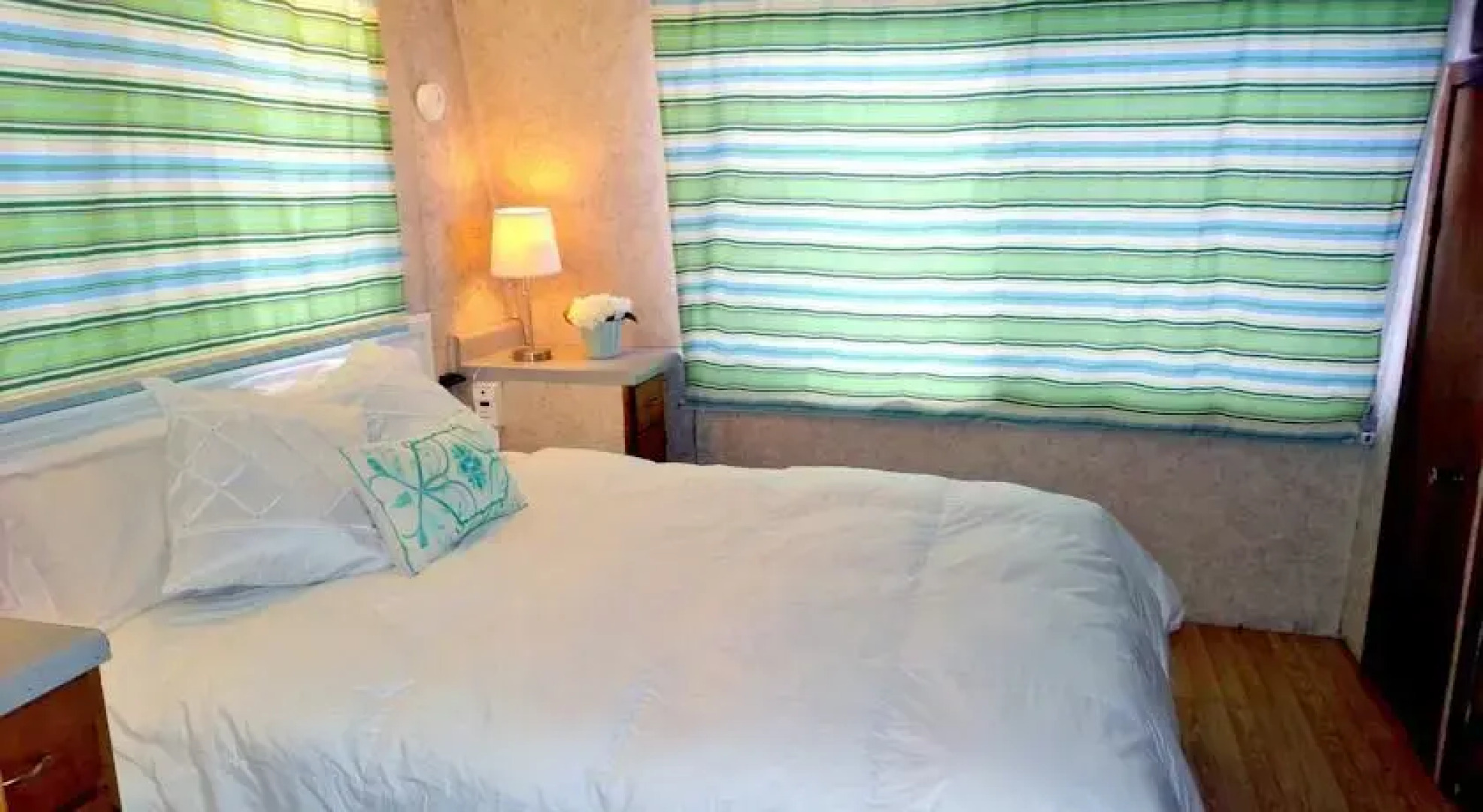 Bayou Rehab Houseboat Rental