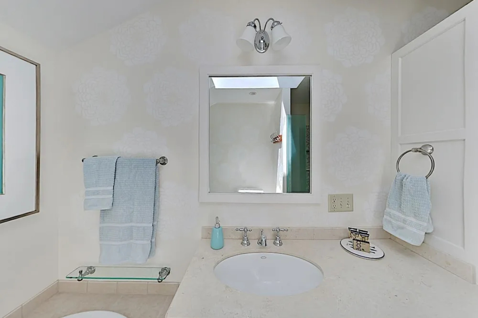 32 Crosby Lane Home 3 Bedrooms 2.5 Bathrooms Home