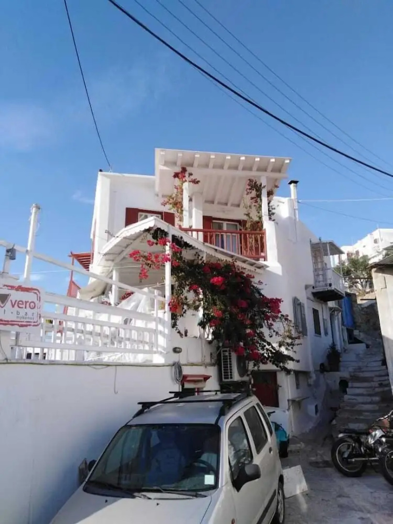 Arodou Studio and Apartment